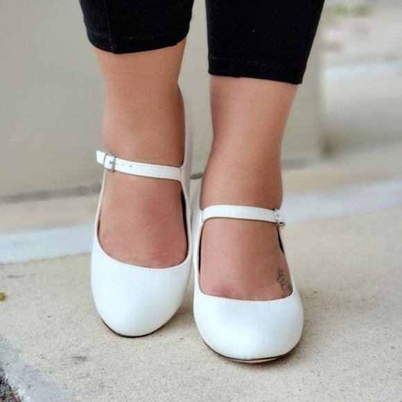 Womenn's Low Heel Mary Jane Pumps White Color - Picture 4 of 4